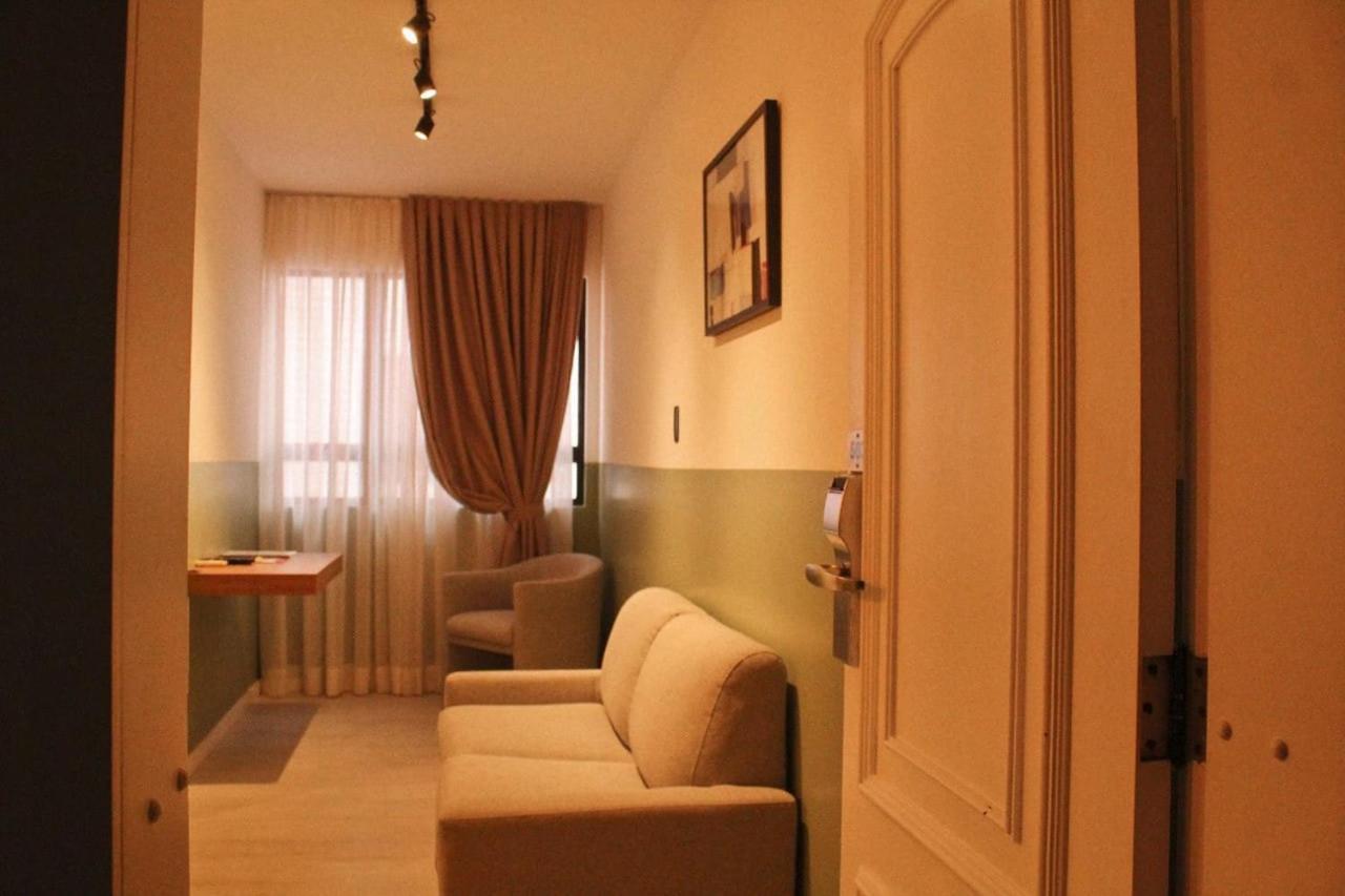 ג'וינוויל Le Village Flats E Hotel מראה חיצוני תמונה