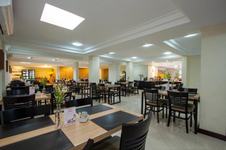 ג'וינוויל Le Village Flats E Hotel מראה חיצוני תמונה